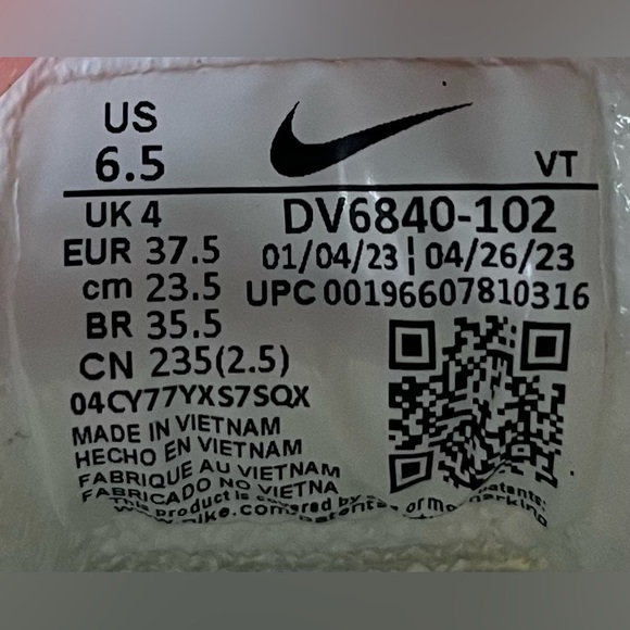 Nike Air VaporMax 2023 Flyknit Womens Size 6.5 Shoes Sneakers Sail Track Red - Picture 9 of 10